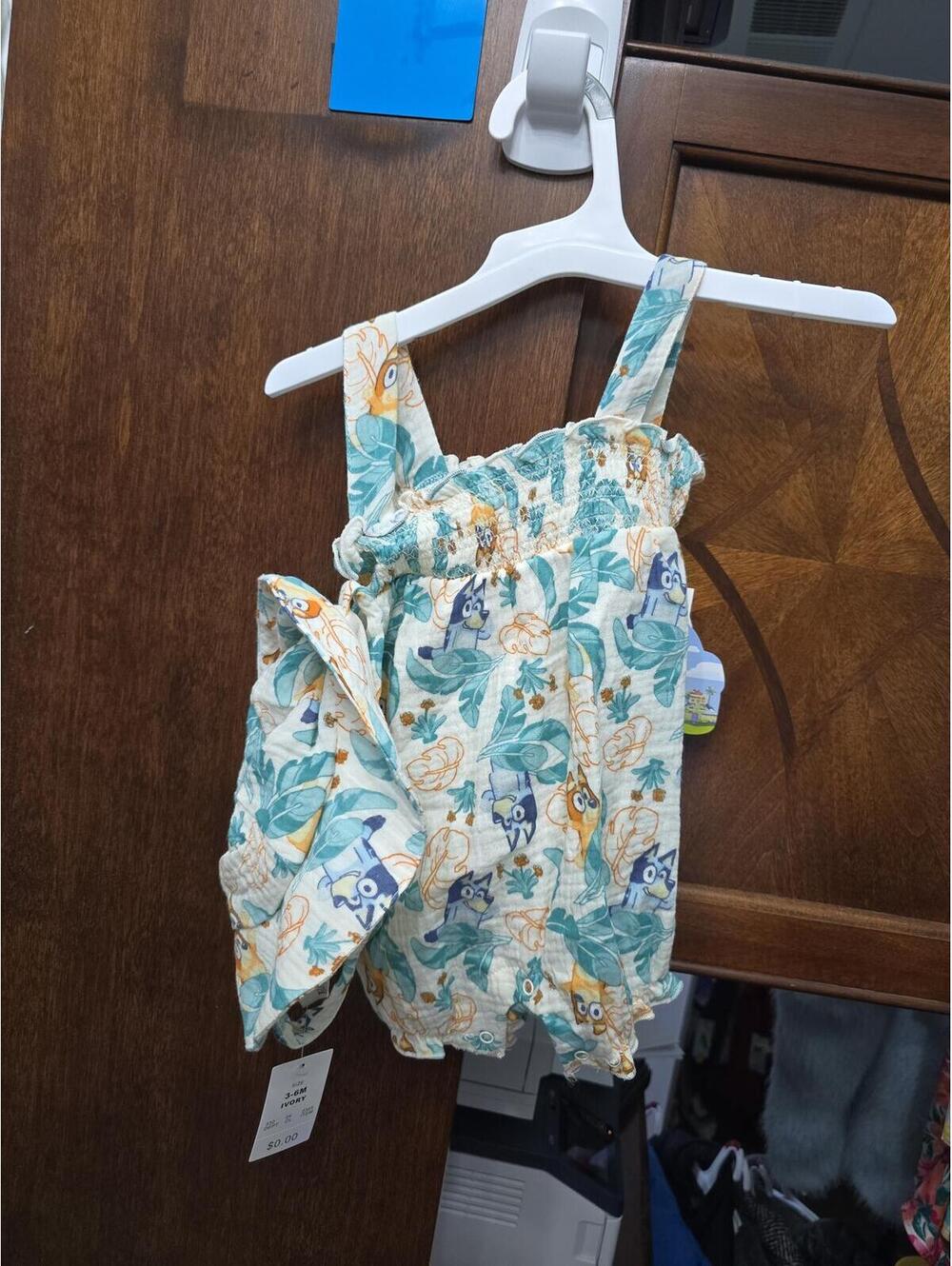 3 to 6m brand new disney bluey, romper, with hat item 970